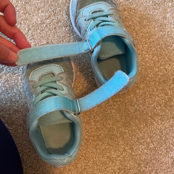 FabKids Girls Shoes - Picture 6 of 9